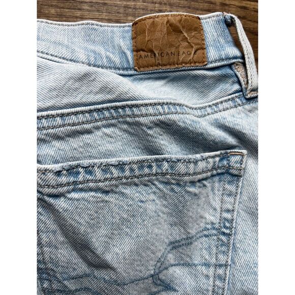 American Eagle Womens 0R Light Wash High-Rise Relaxed Thigh 90's Straight Jean - Picture 14 of 16